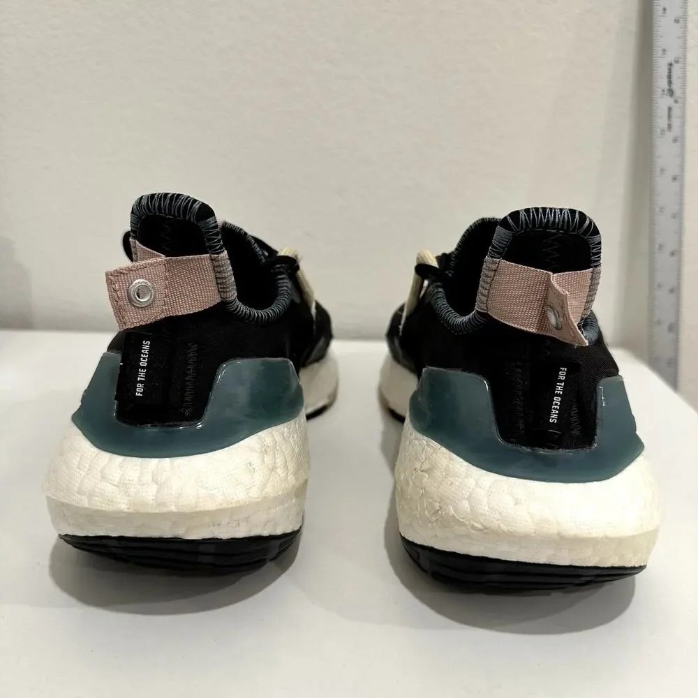 adidas running details